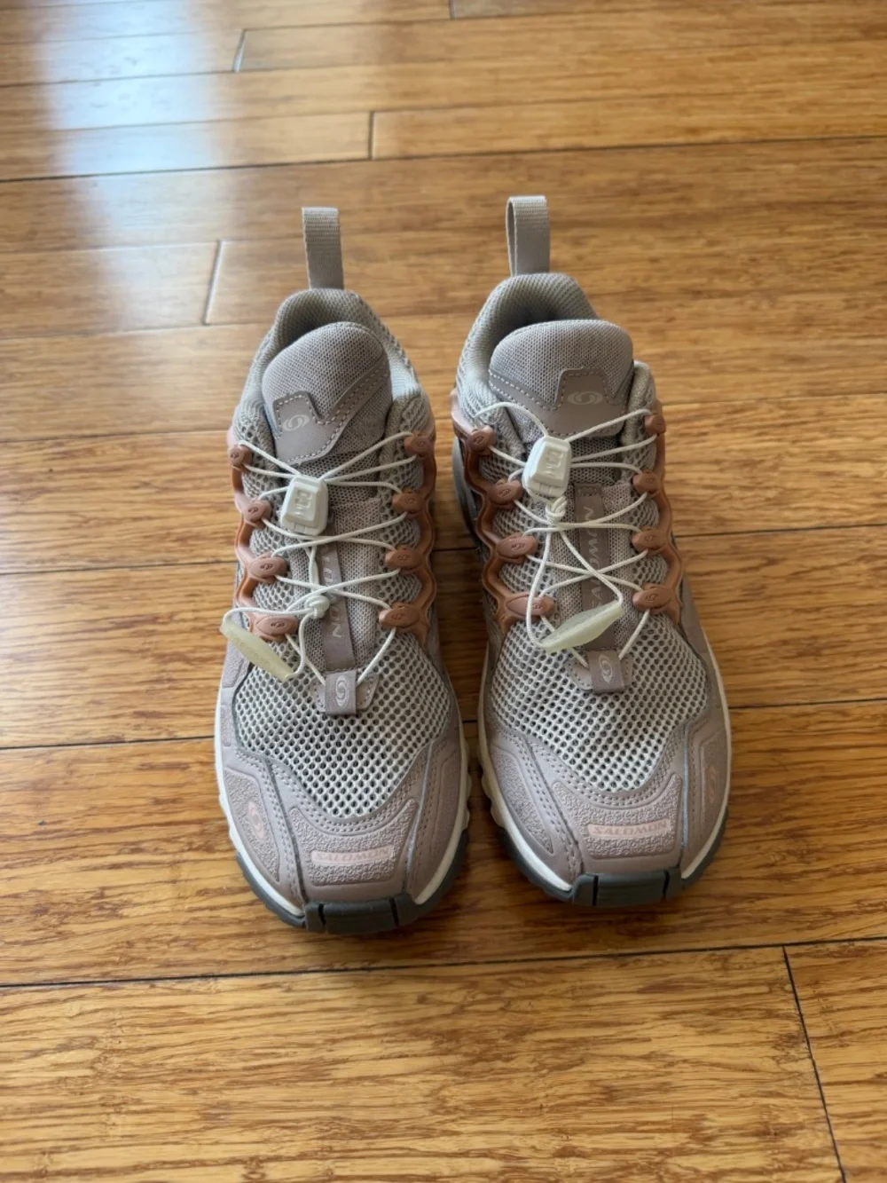 Salomon color silver